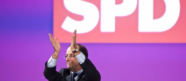 Hollande pose des jalons &agrave; l'international
