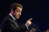 Sarkozy annonce qu'il va porter plainte contre Mediapart, Hollande estime que c'est &agrave; la justice d'&ecirc;tre saisie