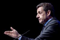 A Toulon, Sarkozy met en garde contre la gauche qui &quot;ab&icirc;me&quot; la R&eacute;publique