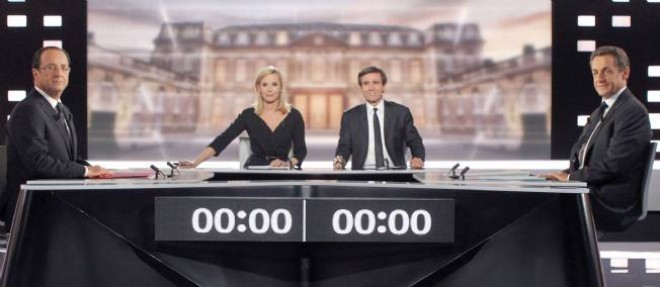 Francois Hollande, candidat du PS, et Nicolas Sarkozy, candidat de l'UMP, lors du debat d'entre-deux-tours de la presidentielle. 