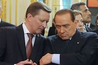Municipales en Italie: d&eacute;route de la droite de Berlusconi, pouss&eacute;e des mouvements anti-politiques