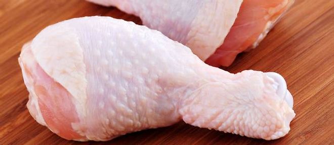 Un lien est envisage entre l'usage des antibiotiques chez l'animal, notamment le poulet, et l'augmentation des resistances chez l'homme.