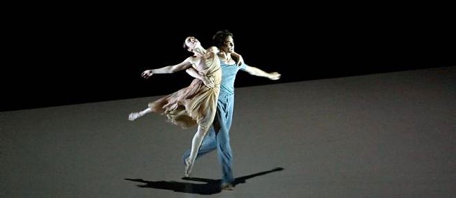 Aurelie Dupont et Herve Moreau, etoiles du ballet de l'Opera national de Paris, dans "Romeo et Juliette" revisite par Sasha Waltz.