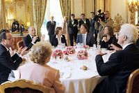Premier d&eacute;jeuner de Hollande &agrave; l'Elys&eacute;e avec les ex-Premiers ministres de gauche