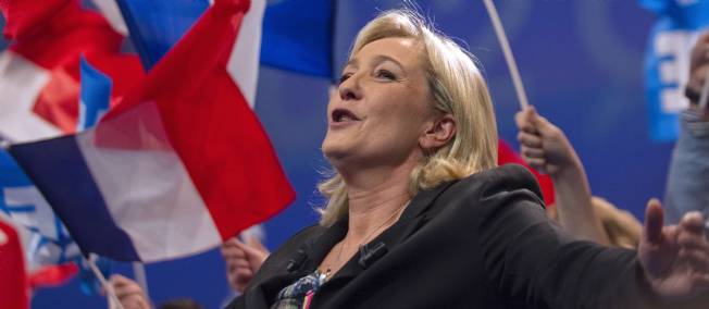 L&eacute;gislatives : Marine Le Pen investit un &eacute;lu UMP dans l'Ain