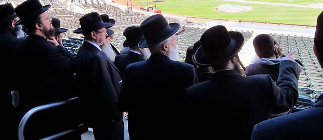 Des juifs orthodoxes sont venus en reperage au stade des Mets le 3 avril avant le rassemblement du 20 mai. 