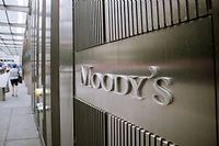 Moody's se donne quelques mois pour evaluer la politique economique du gouvernement francais. (C)Richard B. Levine