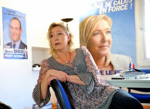 La presidente du Front national Marine Le Pen a apporte dimanche son soutien au chroniqueur Eric Zemmour, accuse par le Mrap et SOS Racisme d'avoir tenu sur RTL des propos "racistes" et "machistes" a l'encontre de la ministre de la Justice Christiane Taubira.