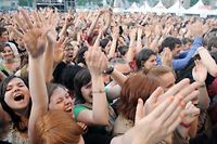 Musique: plus de 64.000 spectateurs pour le festival Art Rock 2012 &agrave; Saint-Brieuc