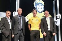 Tour de France: Andy Schleck a re&ccedil;u son maillot jaune de 2010