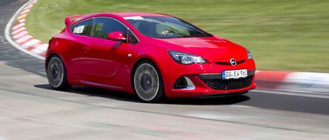 Exclusif Opel Astra Opc Docteur Jekyll Et Mister Hyde Automobile