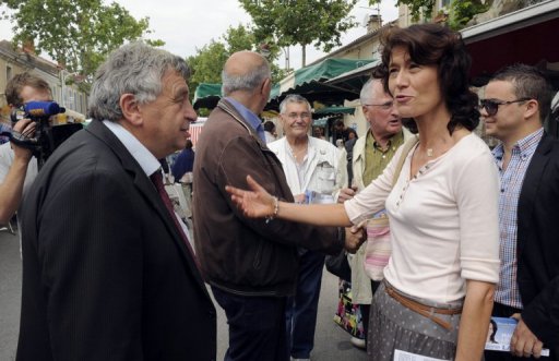 Jean-Francois Cope a annonce qu'il demanderait au bureau politique de l'UMP, l'exclusion du candidat UMP Roland Chassain en raison de son desistement en faveur du Front national dans la 16e circonscription des Bouches-du-Rhone.
