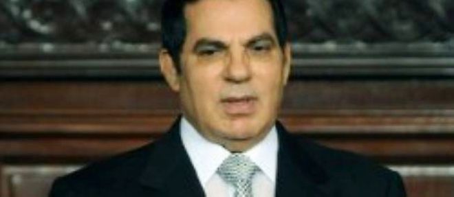 Un tribunal militaire tunisien a condamne mercredi l'ex-president Ben Ali a la perpetuite pour son role dans la sanglante repression a Thala et Kasserine en janvier 2011.