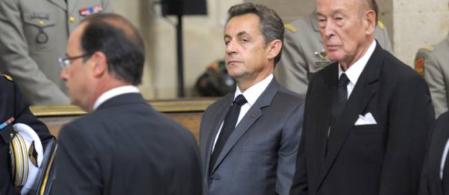 Hollande retrouve Sarkozy et Giscard pour un hommage aux soldats morts en Afghanistan