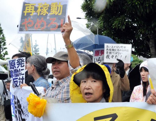 Les deux unites d'Ohi (ou Oi), exploitees par la compagnie Kansai Electric Power, ont ete jugees sures par l'Agence de securite nucleaire placee sous la tutelle du puissant ministere de l'Industrie (Meti), un comite ad hoc et les elus locaux.