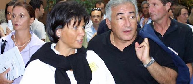 Anne Sinclair et Dominique Strauss-Kahn en septembre 2001 a l'universite d'ete du PS a La Rochelle.