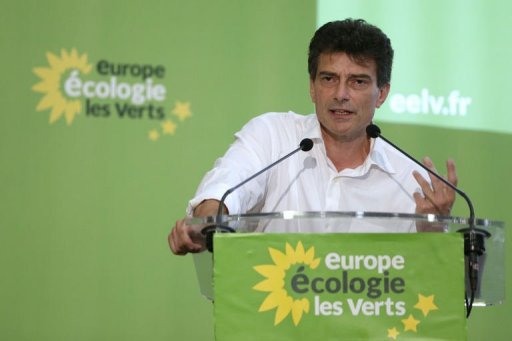 Une nouvelle direction d'Europe Ecologie-Les Verts a ete elue et le prochain congres a ete avance a 2013, au lieu de 2014, lors d'un Conseil federal a huis clos dimanche, a-t-on appris aupres de plusieurs participants.