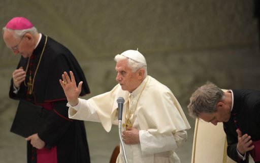Le pape Benoit XVI a cree un poste nouveau pour etoffer encore plus le dialogue avec les traditionalistes et procede a diverses nominations a des postes sensibles dans la Curie, a annonce mardi le Vatican.