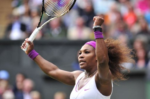 L'Americaine Serena Williams a gagne Wimbledon pour la cinquieme fois en battant la Polonaise Agnieszka Radwanska en trois sets 6-1, 5-7, 6-2 samedi en finale.