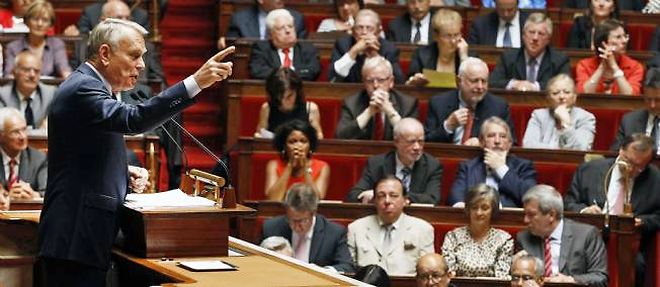 Jean-Marc Ayrault prononce son discours de politique generale a l'Assemblee nationale, le 3 juillet.