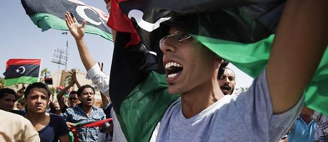 Les Libyens sont les premiers du Printemps arabe a ne pas elire de formation islamiste au pouvoir.