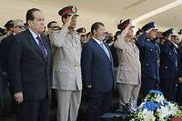 À peine élu, le nouveau président égyptien Mohamed Morsi s'en prend frontalement à l'armée. ©Fady Fares