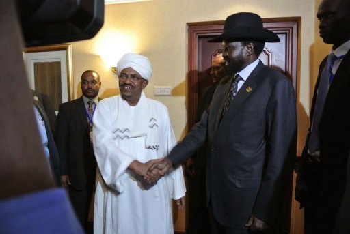 Les deux presidents, qui s'etaient rencontres directement pour la derniere fois officiellement lors du dernier sommet de l'Union africaine (UA), en janvier, se sont serre la main a l'issue de cette rencontre dans une chambre d'un grand hotel de la capitale ethiopienne