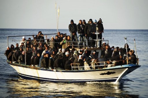 Les garde-cotes italiens ont secouru samedi 75 immigrants originaires d'Afrique sub-saharienne dont le bateau etait a la derive, apres avoir recu un appel a l'aide par telephone satellitaire, a annonce un porte-parole a l'AFP.