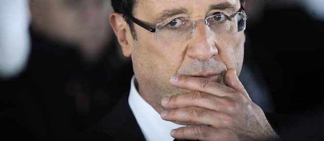 "La seule solution qui permettra de reconcilier et de reunir les Syriens, ce sera le depart de Bachar el-Assad et la constitution d'un gouvernement de transition", a explique Francois Hollande.