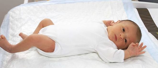 Le risque de faible poids et de petite taille a la naissance est plus rare avec les embryons congeles qu'avec les embryons frais.