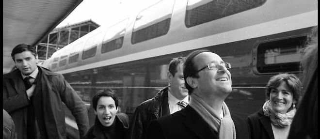 Depuis le debut de sa campagne, Francois Hollande a toujours privilegie les voyages en train, ce qu'il ne dement pas, jeudi apres-midi, en rejoignant le fort de Bregancon en TGV.
