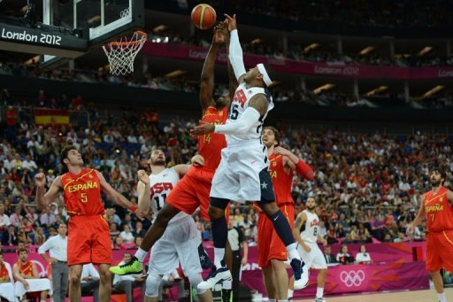 Les Etats-Unis ont conserve leur titre de champion olympique de basket-ball messieurs en battant, 107 a 100, l'Espagne en finale, comme aux JO-2008 a Pekin, dimanche a Londres.