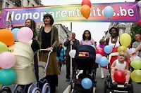 MAnifestation en faveur de l'adoption par des couples homosexuels en Belgique ©Clavières