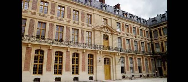 Facade ravalee du Grands Commun de Versailles