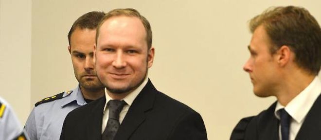 Anders Behring Breivik a l'annonce du verdict, vendredi.