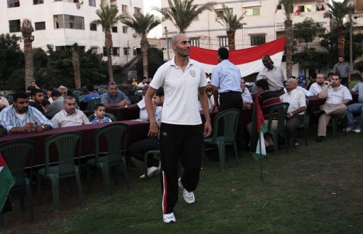 Cette annee, Khamis Zaqout sera accompagne par un autre athlete palestinien Mohammed Fannouna, 32 ans, mal-voyant, qui concourra a la longueur, epreuve dans laquelle il avait decroche une medaille de bronze a Athenes avec un saut a 6,59 metres.