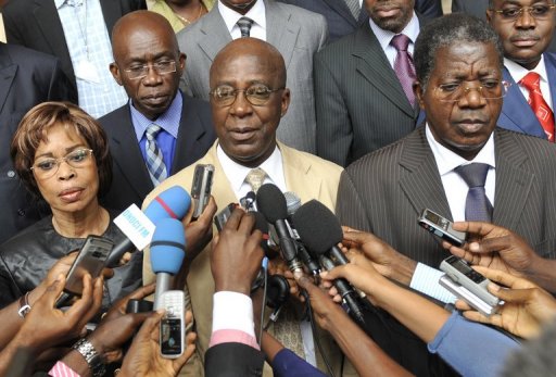 Laurent Akoun, secretaire general du parti de l'ex-president Laurent Gbagbo, le Front populaire ivoirien (FPI), a ete arrete dimanche, a-t-on appris aupres de son parti et de source securitaire ivoirienne.