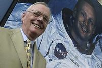 Neil Armstrong repose parmi les &eacute;toiles