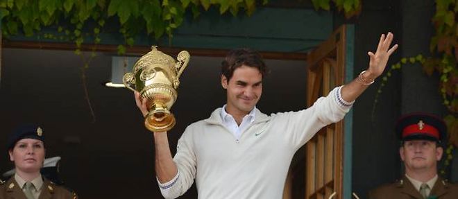 Roger Federer apres sa victoire a Wimbledon, face a Andy Murray.
