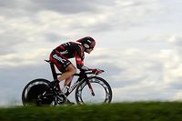 Cyclisme: l'Australien Cadel Evans, touch&eacute; &agrave; un genou, annonce la fin de sa saison