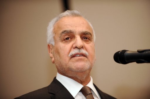 La justice irakienne a condamne a mort dimanche par contumace le vice-president Tarek al-Hachemi, l'un des principaux dirigeants sunnites du pays, pour le meurtre d'une avocate et d'un general, a constate un journaliste de l'AFP lors de la lecture de la sentence par le juge.