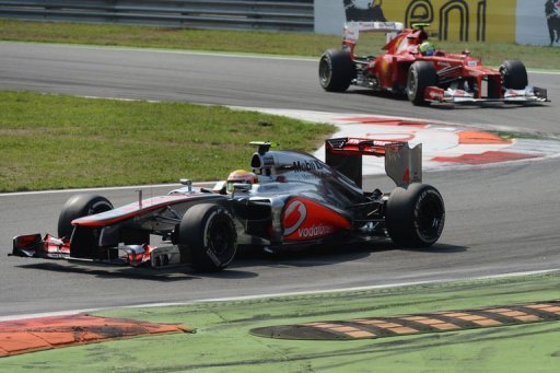 Le Britannique Lewis Hamilton (McLaren), parti en pole position, a remporte dimanche le Grand Prix d'Italie, 13e manche du Championnat du monde de Formule 1, devant le Mexicain Sergio Perez (Sauber) et l'Espagnol Fernando Alonso (Ferrari), toujours leader.