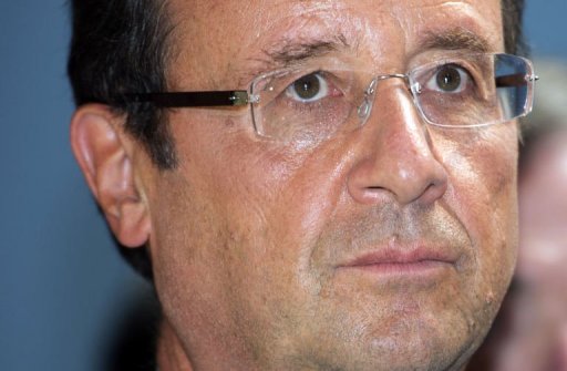 Le president de la Republique francais, Francois Hollande, a estime dimanche sur TF1 que la croissance serait "a peine superieure a zero" en 2012.