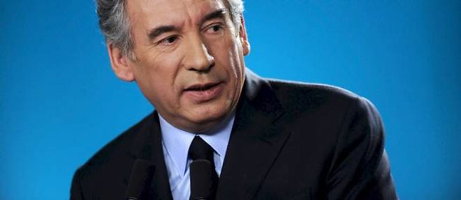 Francois Bayrou juge les debuts du quinquennat de Hollande.