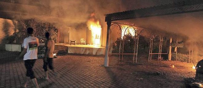 Le consulat americain a Benghazi, apres l'attaque par des hommes armes, dans la nuit de mardi a mercredi.