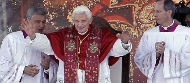 Le pape Beno&icirc;t XVI appelle &agrave; la paix en Syrie