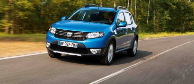 Dacia revele au Mondial de l'auto la declinaison Stepway "baroudeuse" de sa nouvelle Sandero