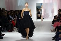 Mode: Raf Simons pour Dior dans une nouvelle sensualit&eacute;