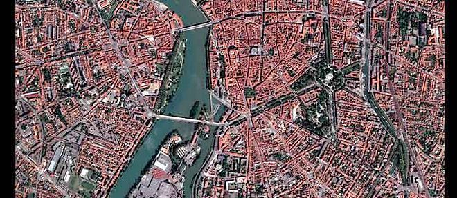 Le centre-ville de Toulouse, vu par le satellite "Pleiades"1A le 3 mai 2012.