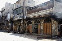 Syrie: attentat suicide dans une r&eacute;gion kurde, le souk d'Alep br&ucirc;l&eacute;